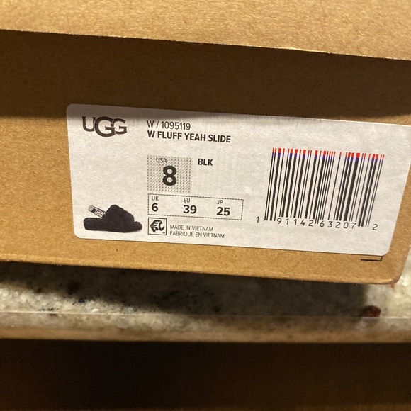 UGG Women Fluff Yeah Slide - Picture 1 of 2